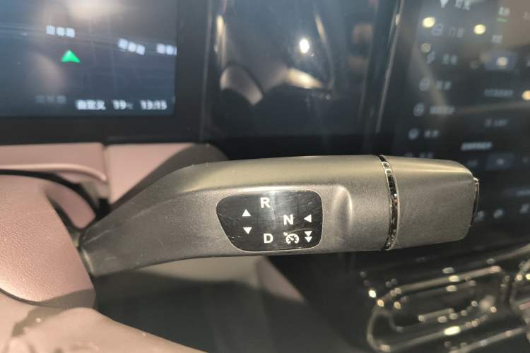 Used Leapmotor C11 2021 Deluxe Edition Gear Lever