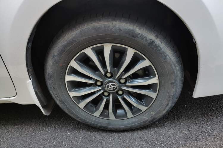 Used Toyota Corolla 2017 Revised Version 1.2T S-CVT GL-i Right Front Wheel Hub