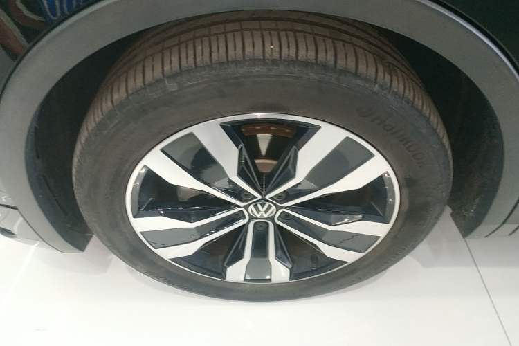 Used Volkswagen Tiguan L 2023 330TSI Automatic Two-Wheel Drive R-Line Flagship Edition