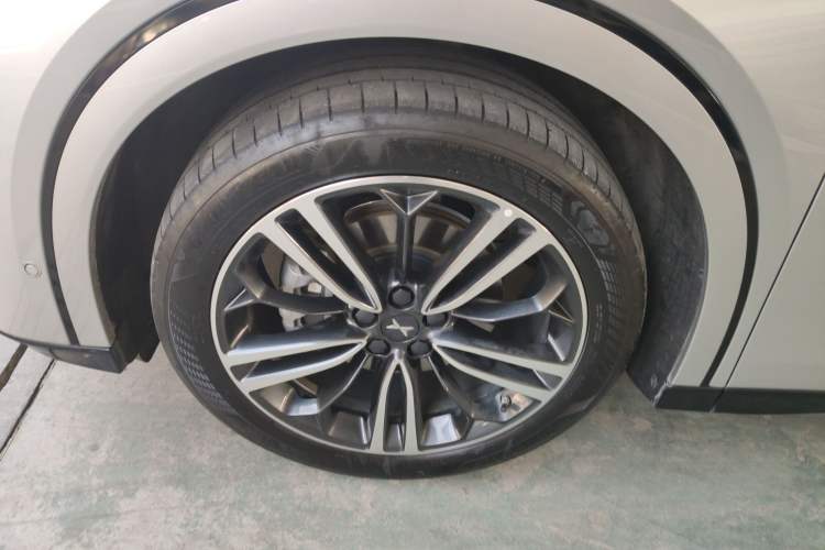 Used XPeng G6 2023 755 Ultra-Long Range Max Left Front Wheel Hub