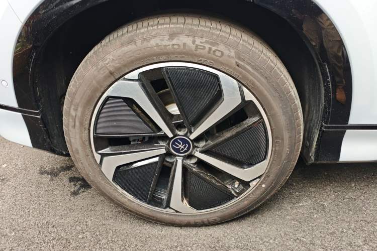 Used BYD Song L EV 2025 Intelligent Driving Version 662 km LiDAR Excellence Edition
