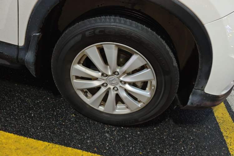 Used Honda CR-V 2015 2.0L two-wheel drive urban version Right Front Wheel Hub