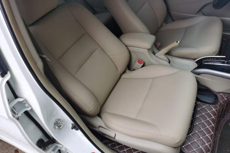 Used Honda Crider 2015 1.8L automatic comfort version Right Front Seat