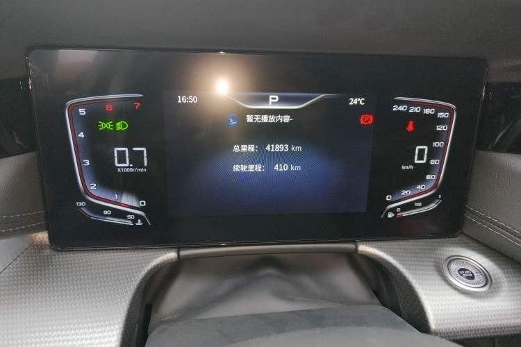 Used Hongqi H5 2023 1.5T DCT Smart Connect Flagship Edition Odometer Close Up