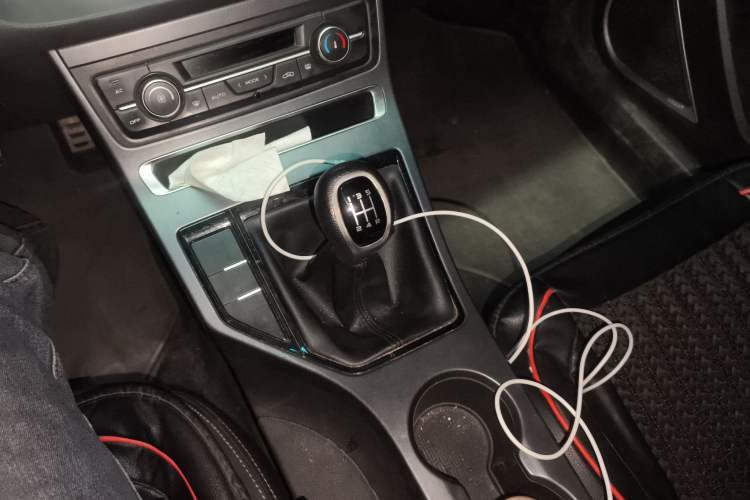 Used Geely Auto Vision S1 2019 Upgraded Model 1.5L Manual Elite Version Gear Lever