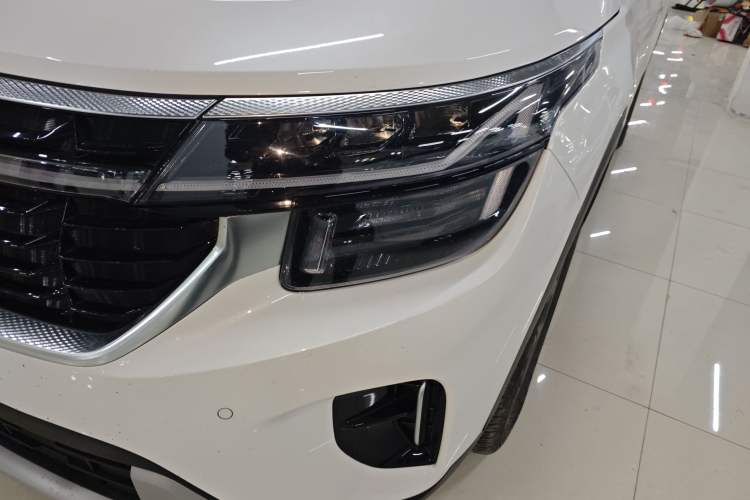 Used Kia Seltos 2023 1.5L CVT Luxury Edition Left Front Headlight