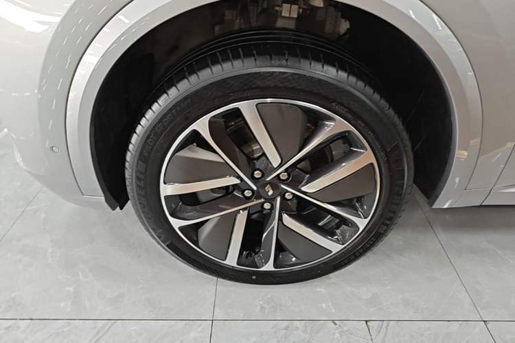 Used Li Auto L9 2024 Ultra Model
