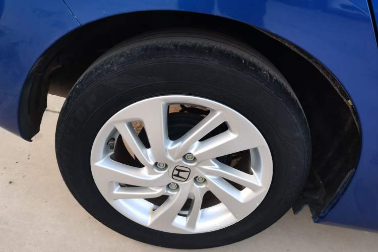 Used Honda Fit 2016 1.5L LXS CVT Comfort Sunroof Version Right Rear Wheel Hub