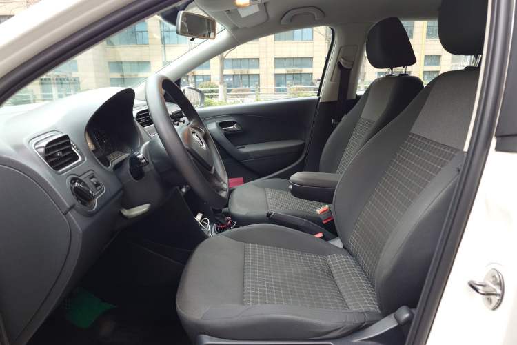 Used Volkswagen Polo 2014 1.6L Automatic Comfort Edition
