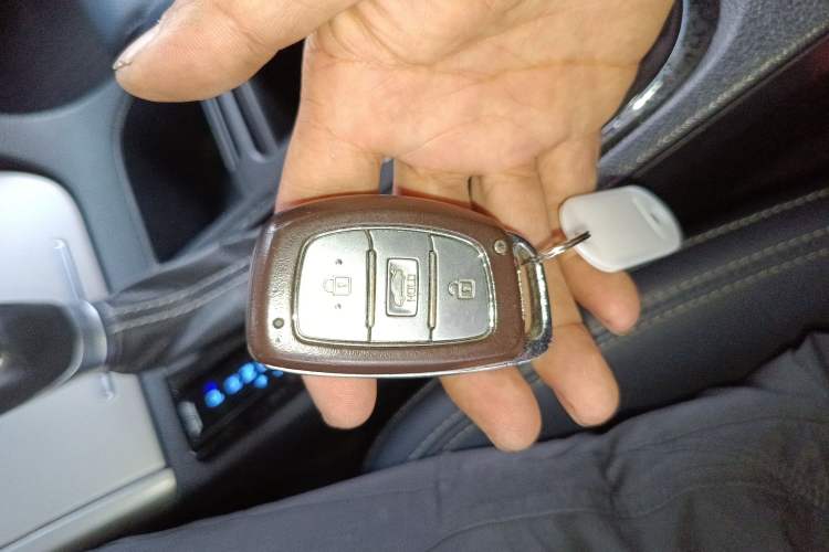 Used Hyundai Sonata 2016 2.0L Hybrid HL Luxury Version
