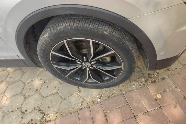 Used Volkswagen Tiguan L 2017 380TSI Automatic All-Wheel-Drive Flagship Edition Right Front Wheel Hub