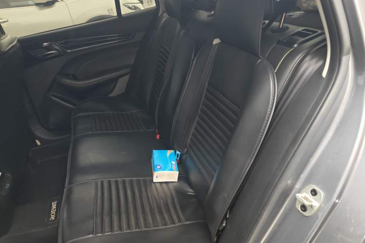 Used Roewe i5 2021 1.5L CVT Diamond Edition Left Rear Seat