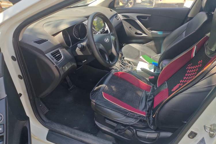 Used Hyundai Elantra (5th Generation / Langdong) 2015 1.6L Automatic Fashion Model