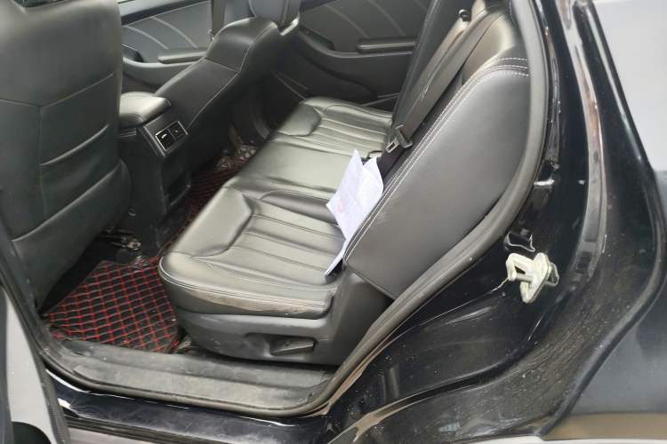 Used Dongfeng Fengon 580 2020 1.5T CVT Luxury Edition Left Rear Seat