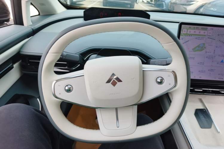 Used Hyptec GT 2023 560 Rear-Drive Tech Edition Steering Wheel