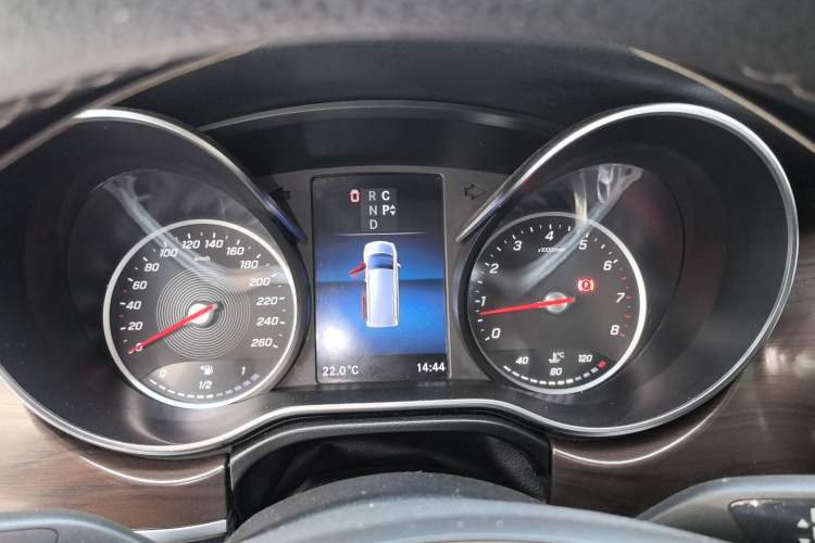 Used Mercedes-Benz V-Class 2021 V 260 Avantgarde Edition
