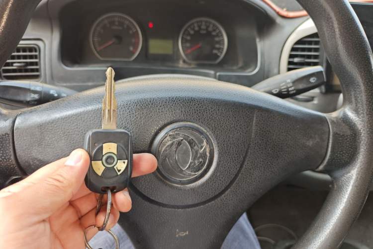 Used FORTHING Lingzhi 2013 M3 1.6L 7-seat Standard Model