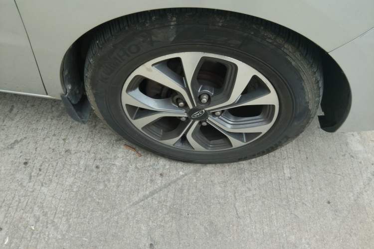 Used JAC Group Refine M5 2019 2.0T Gasoline Dual-Clutch Business Edition Right Front Wheel Hub