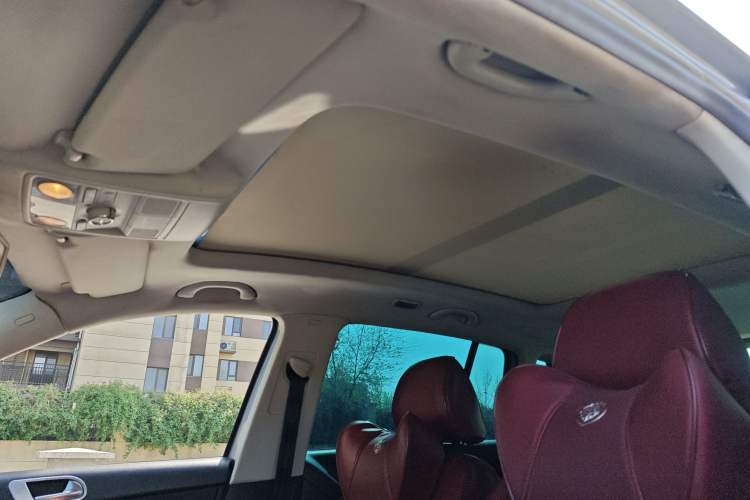 Used Volkswagen Tiguan 2010 2.0 TSI Automatic All-Wheel Drive Flagship Edition Headliner