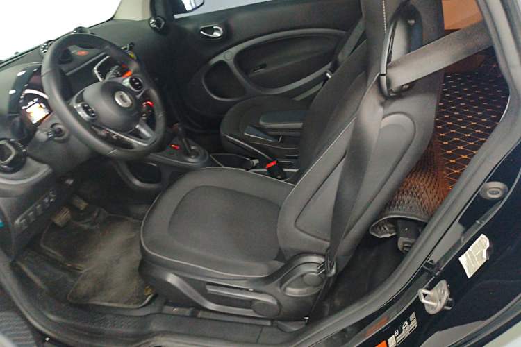 Used smart fortwo 2019 0.9T 66kW Hardtop Wind Power Edition China VI Left Front Seat