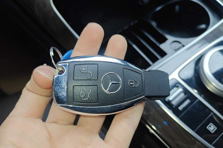 Used Mercedes-Benz GLC 2019 Facelift GLC 260 L 4MATIC Luxury Model
