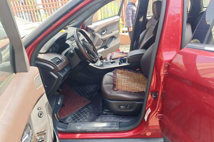 Used Land X7 2015 2.0T Panoramic Prestige Edition