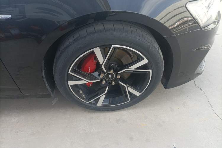 Used Audi A6L 2021 40 TFSI Luxury Dynamic Edition Right Rear Wheel Hub