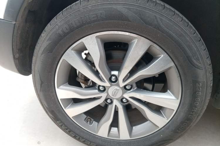 Used Geely Auto Emgrand X7 Sport 2016 1.8TD Automatic ZhiShang Model Exterior 5