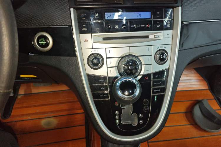 Used Luxgen Great 7 MPV 2015 2.0T Luxury Model Gear Lever