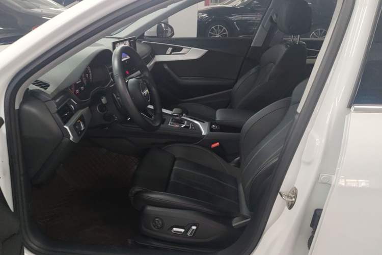 Used Audi A4L 2024 40 TFSI Fashion Dynamic Model Left Front Seat