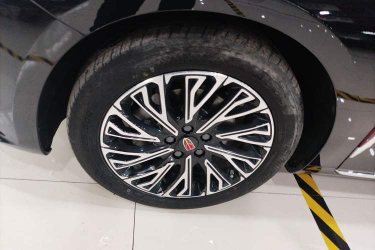 Used Hongqi H5 2025 2.0T Automatic Flag Edition – 500 000 Units Commemorative Version