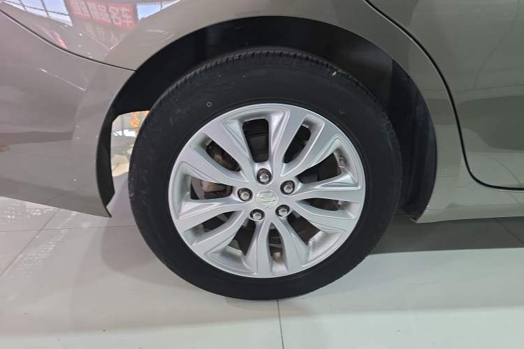 Used Buick GT 2021 Revised Version Flagship 1.5L Automatic Elite Edition Right Rear Wheel Hub