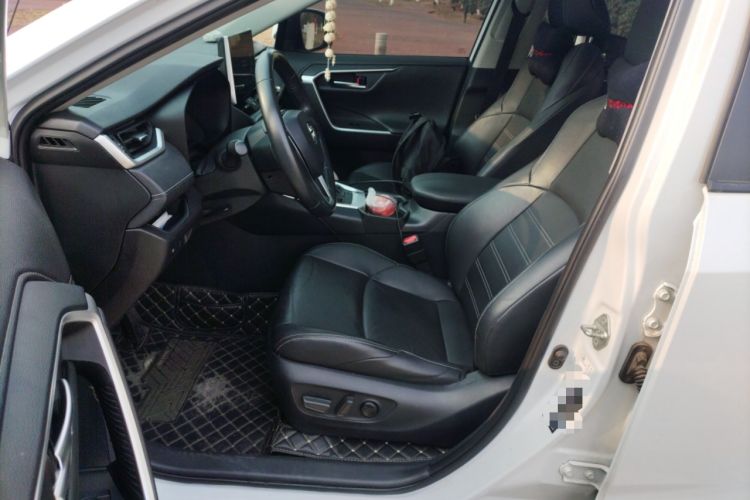 Used Toyota Wildlander 2022 2.0L CVT Two-Wheel Drive Luxury Edition Left Front Seat