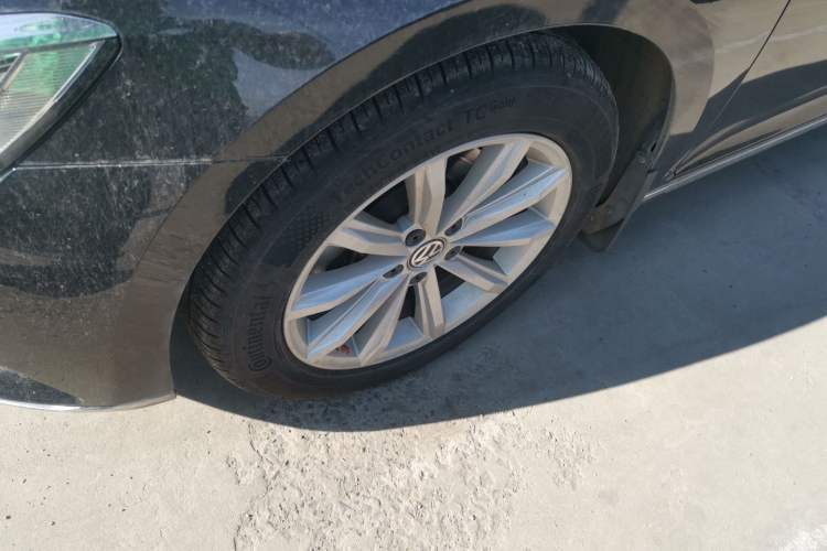 Used Volkswagen Magotan 2019 330TSI DSG Leading Model China VI Standard Left Front Wheel Hub