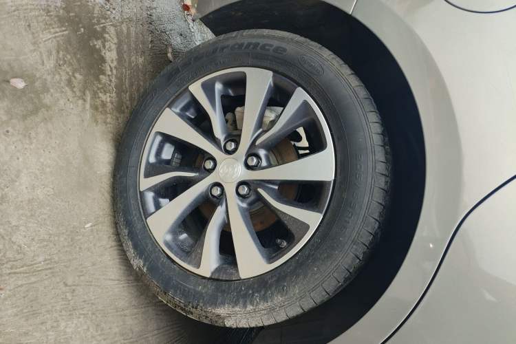 Used Buick Excelle GX 2018 18T Automatic Flagship Model Right Rear Wheel Hub