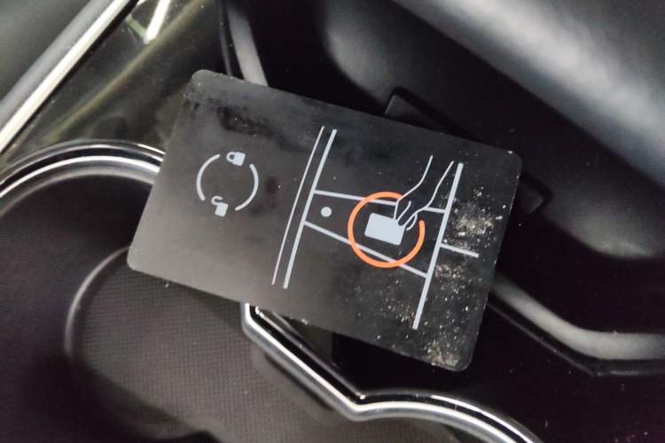 Used Tesla Model 3 2019 Standard Range Rear-Wheel Drive Upgraded Version (52 kWh) Vehicle Key