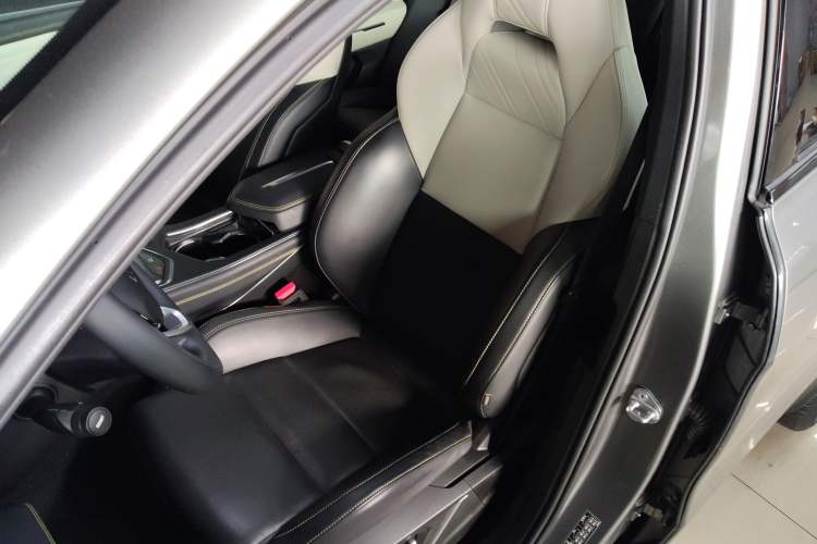 Used Lynk & Co 05 2022 2.0TD Two-Wheel Drive Zhaoyang Plus
