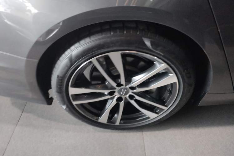 Used Audi A6L 2021 45 TFSI Prestige Dynamic Edition Right Rear Wheel Hub