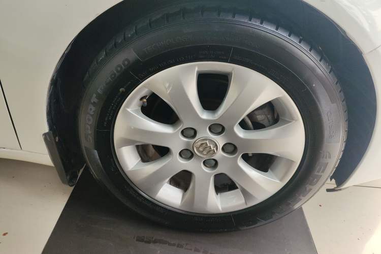 Used Buick Regal 2014 1.6T Fashionable Tech Edition Right Front Wheel Hub