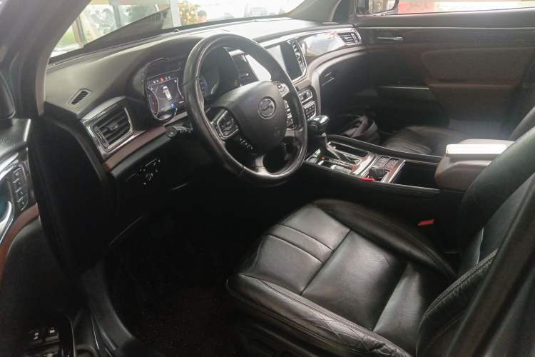 Used GAC Trumpchi GS8 2017 320T Two-Wheel Drive Luxury Smart Connectivity Version (7 Seats)
