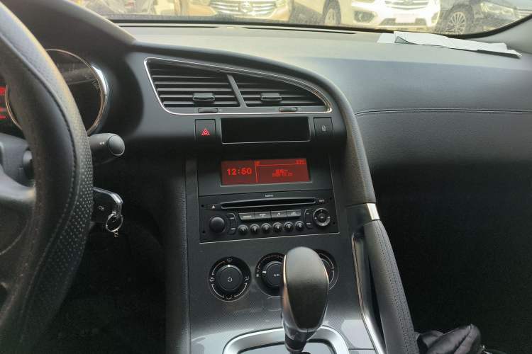 Used Peugeot 3008 2016 1.6THP Automatic Classic Edition
