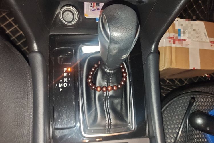 Used Mazda 3 Axela 2017 Hatchback 1.5L Automatic Luxury Model Emission Standard China V Gear Lever