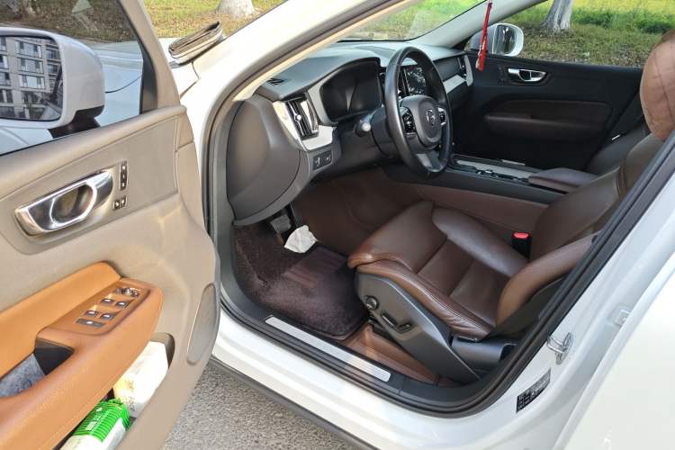 Used Volvo XC60 2020 T5 4x4 Smart Luxury Edition
