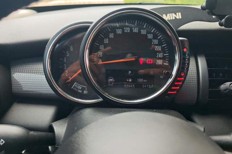Used MINI 2015 1.5T COOPER Fun Five-Door Edition