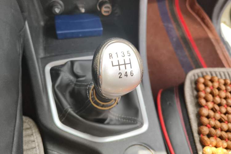 Used Great Wall Wingle 7 2019 2.0T Diesel Two-Wheel Drive Value Edition China VI Standard Big Double Cab GW4D20M Gear Lever