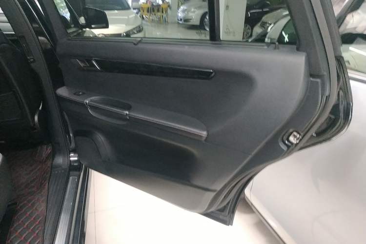 Used Mercedes-Benz R-Class 2017 R 320 4MATIC Business Edition Prestige Model
