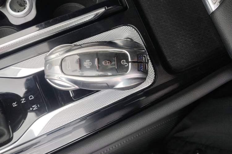 Used Hongqi H5 2023 1.5T DCT Smart Connect Flagship Edition Interior 1