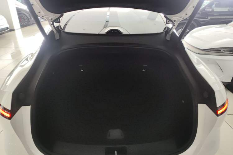 Used Avatr 06 2025 Ultra Pure Electric Edition Trunk