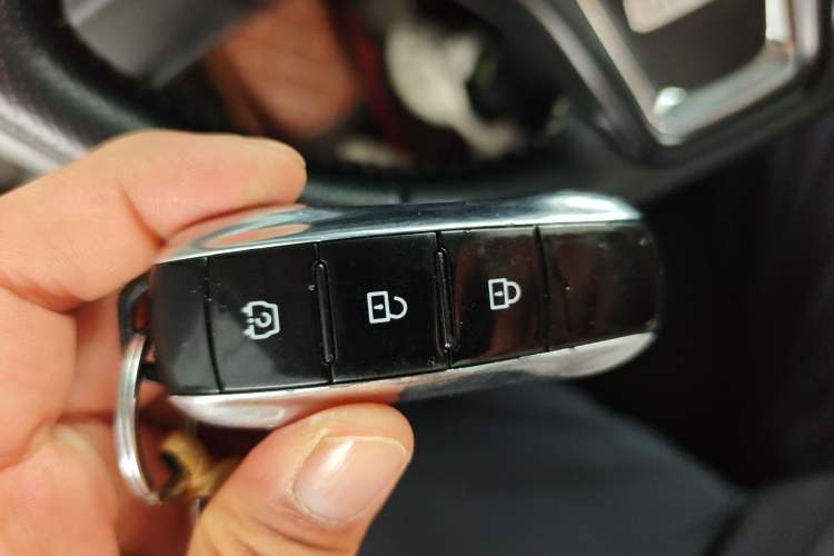 Used Dongfeng Fengon 580 2021 ☆ Star Edition 1.5T Manual Luxury Version
