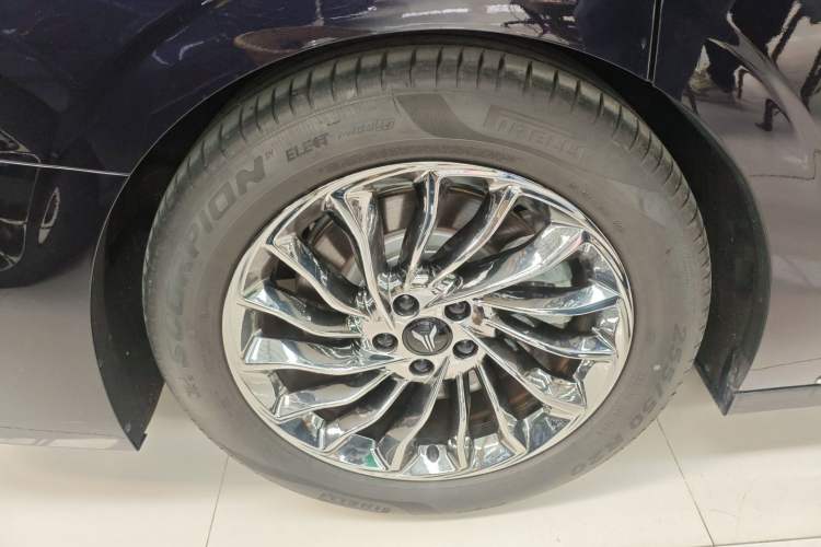 Used VOYAH Dream 2024 PHEV Ultra-Long Range Flagship Edition